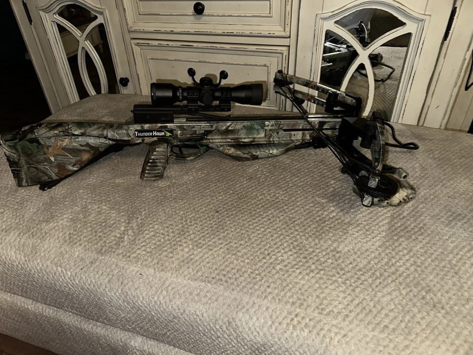 Арбалет Parker ThunderHawk с красным горячим прицелом, креплением для ремня и колчаном - Изображение 3 из 3