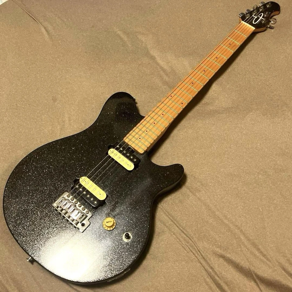 Guitarra Eléctrica Music Man Licencia OLP Negra Brillo Con Problemas Foto 2 de 4