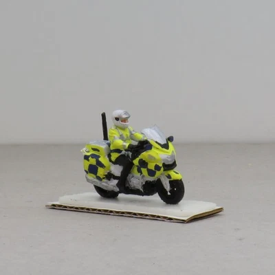 BRITISH COMMERCIAL CLASSICS TT 1:120 scale OSBFTT209 Police Motorbike (painted)