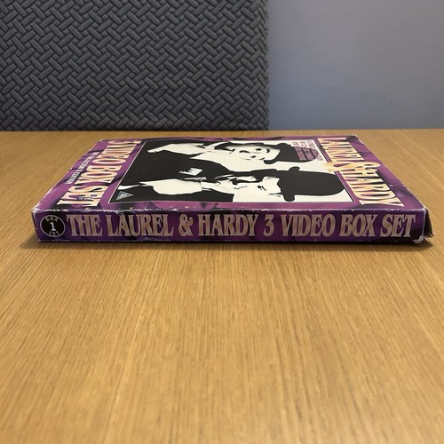 Laurel & Hardy 3 Video Box Set Collector's Edition 1997 - Picture 7 of 9