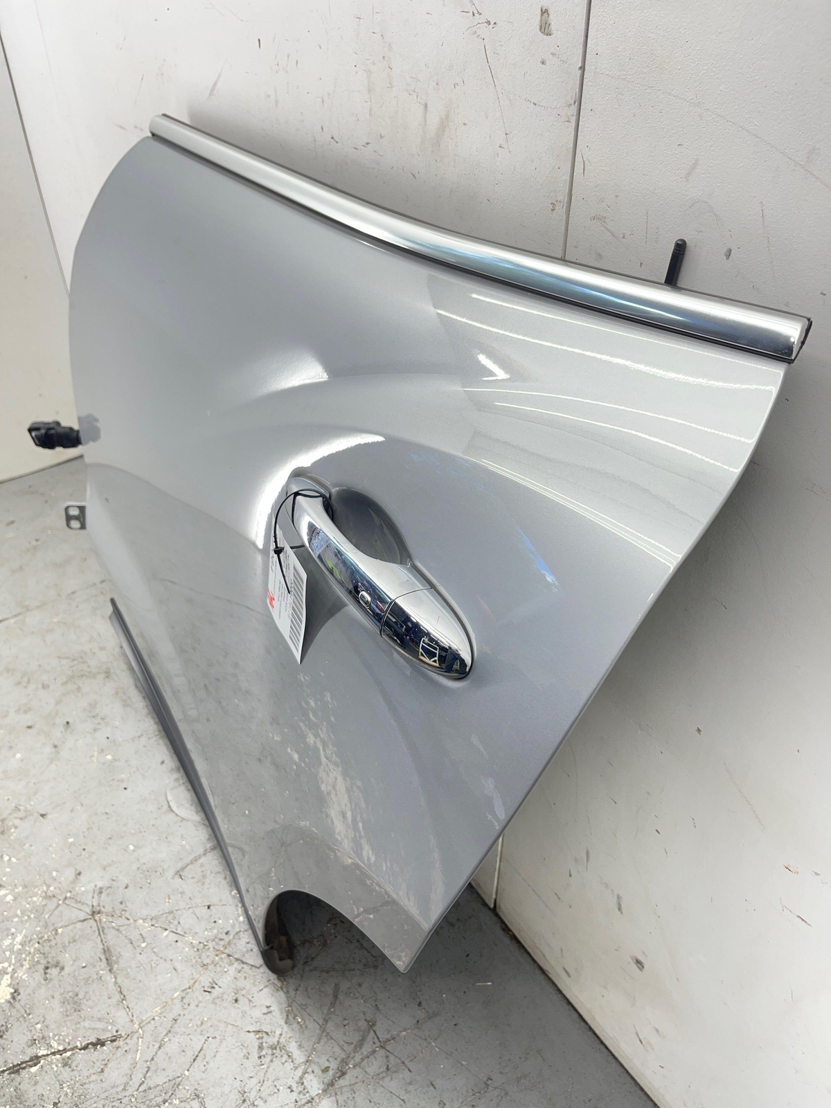 2017-2022 MASERATI LEVANTE REAR LEFT DOOR GRIGIO METTALLIC (817) OEM 2018 2019