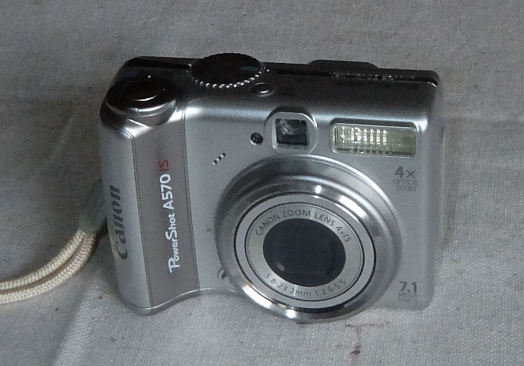 Canon PowerShot A570 IS Digital Camera - Silver for sale Canon PowerShot A570 IS Digital Camera - Silver for sale