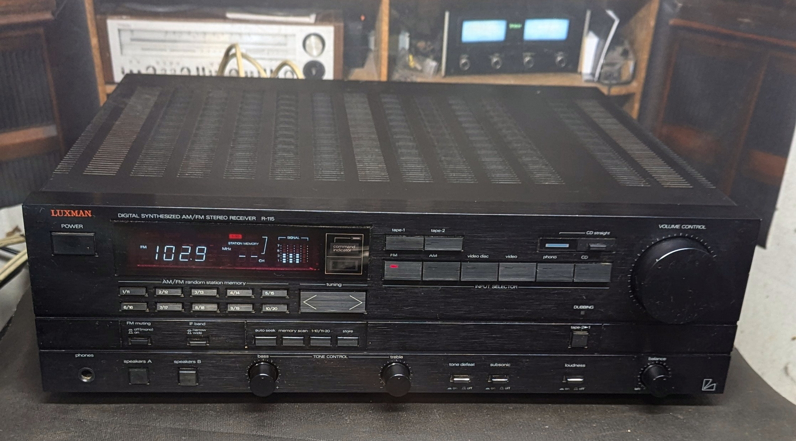 Luxman R-117 vintage audio equipment - eBay listing photo 2
