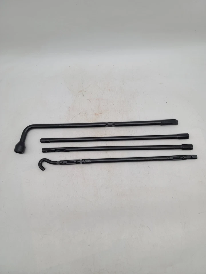 Kit de gato de emergencia Ford F-150 2015-2020 con herramientas OEM genuino Foto 4 de 4