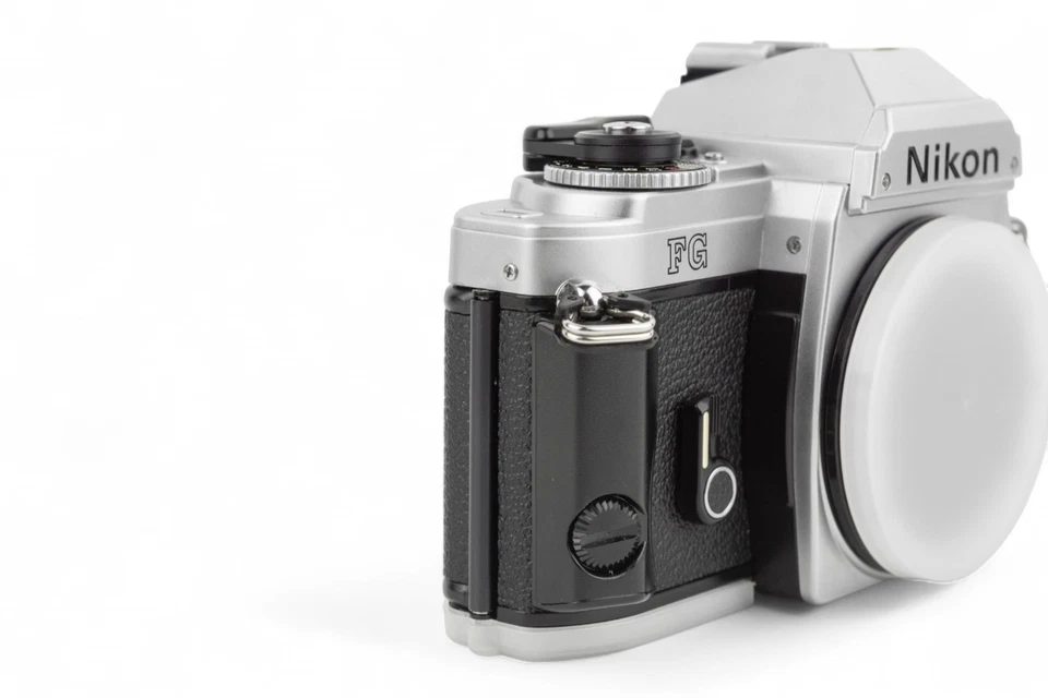 Nikon FG Body Chrome 35mm film camera relfex Serviced Excellent Near Mint Kit - Immagine 3 di 4