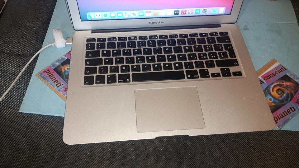 Macbook AIR A1466 14" 2014 I5 1,8Ghz 4gb 256gb nvme MACOSX MONTREY - Immagine 2 di 4