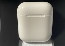 Genuine Apple AirPods Charging Case A1602   OEM Lightning   Fair/Good Condition