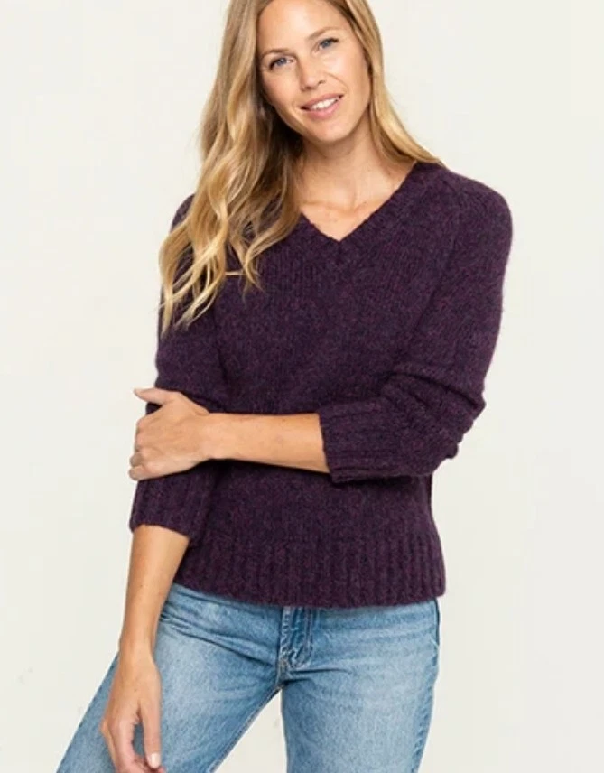 Pacas Women's V Neck Sweater With Alpaca Wool relaxed V-neck sweater has a flatt