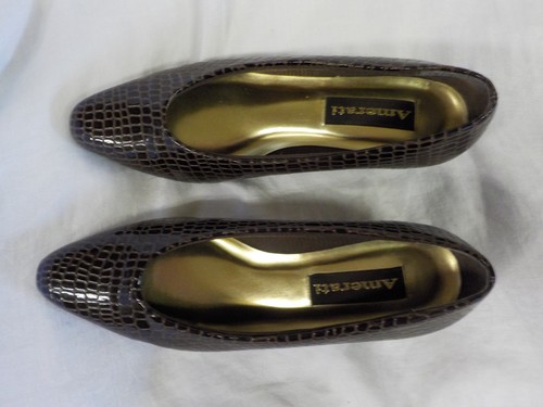 Amerati Slip On Pumps Size 8.5 M Brown Reptile Look 2" Heel Nonskid Sole Vegan - Picture 2 of 11