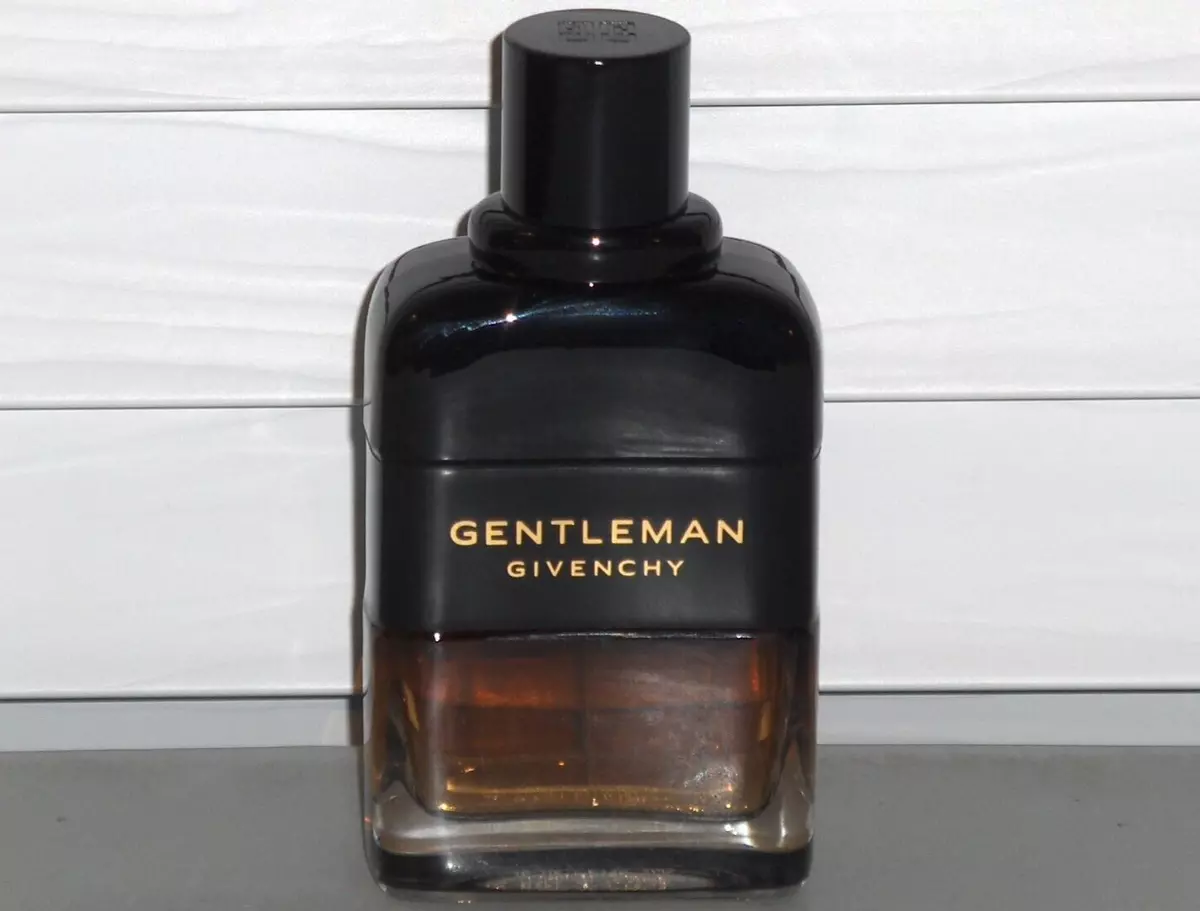 Gentleman by Givenchy 3.3 oz. Eau de Parfum Spray for Men. New Sealed Box