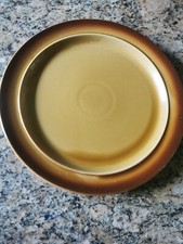 Assiette couleur caramel grande estampillée PT