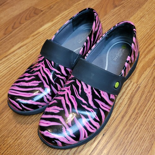 pink dansko nursing shoes