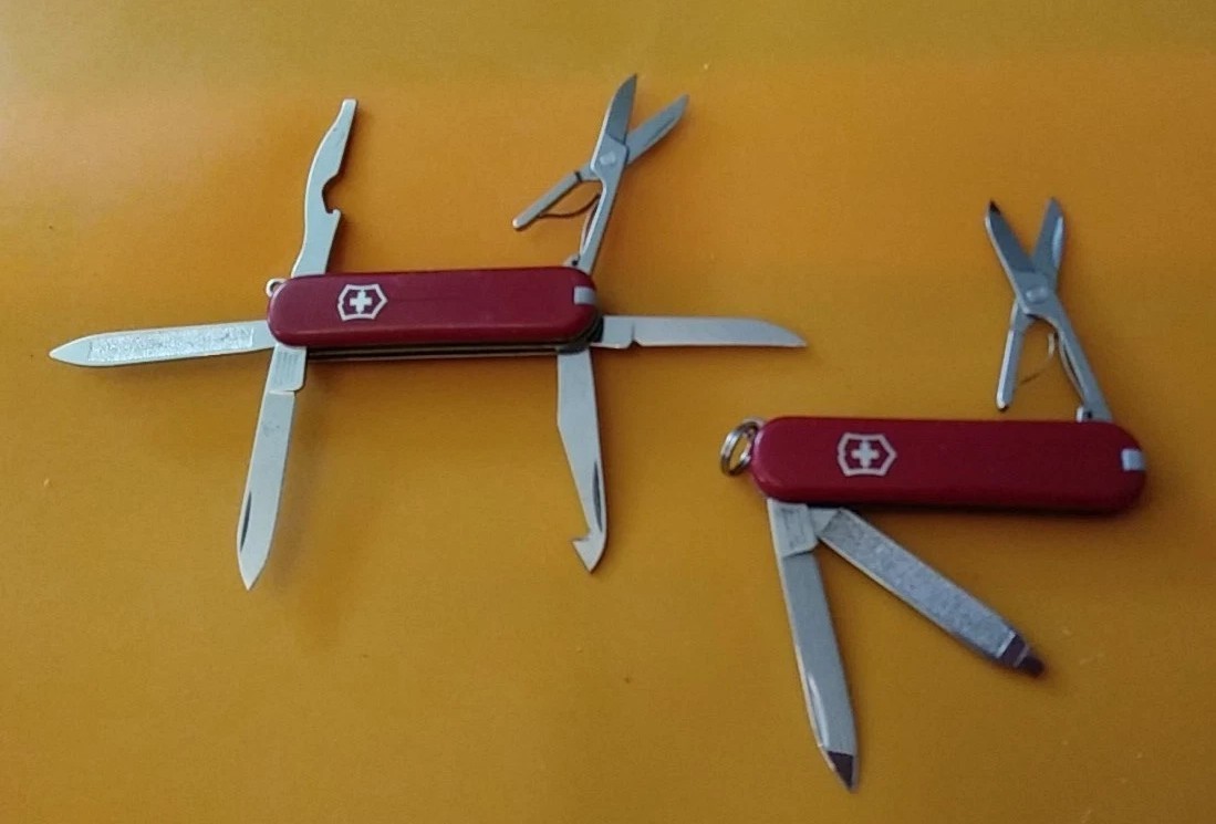 Victorinox SAK Rare Red Vagabond 58mm 54071 + Classic SD  In Great Condition 