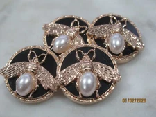 GUCCI 4 BEE BUTTONS  18MM gold tone, BLACK, FAUX PEARL  THIS IS FOR 4