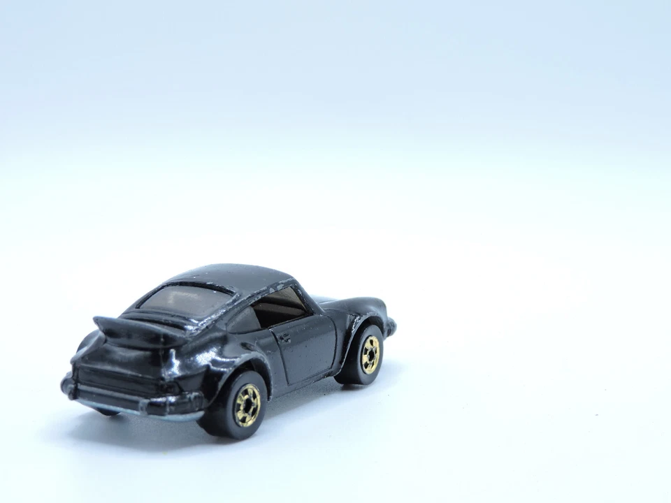 Porsche 911 1988 Hot Wheels Mainline P-911 cupé negro con rueda básica BW dorada de colección Foto 4 de 4
