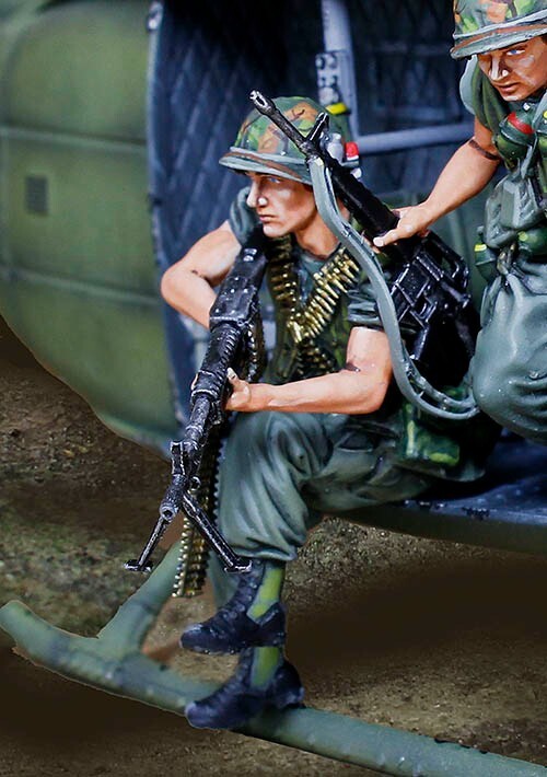 Ensemble Hélicoptères Huey The Collectors Showcase CS01180 – Guerre Du Vietnam