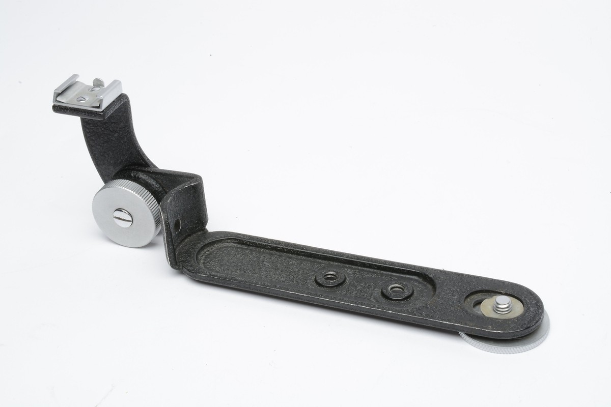 Leica Leitz flash bracket CTOOM 15545 with 1/4 inch mount screw