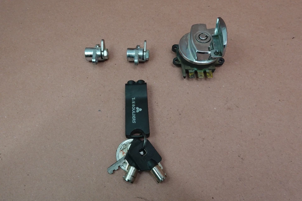 Harley Davidson Heritage Softail 2001-2005 bloqueo de encendido FLSTC con juego de llaves Foto 4 de 4