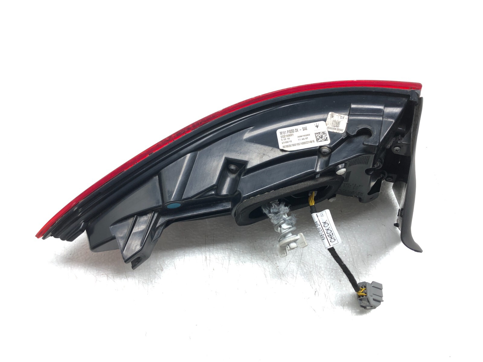 2017-2020 MASERATI LEVANTE RIGHT PASSENGER REAR OUTER TAILLIGHT TAIL LAMP OEM