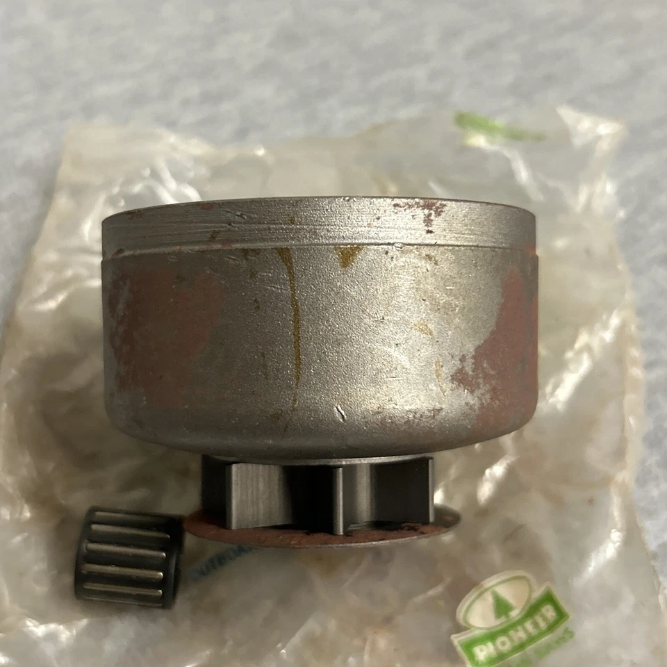 NOS Pioneer 474453 Chainsaw Sprocket Assembly - Image 4 of 4