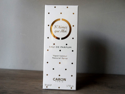 Caron N'Aimez que Moi EDP Spray 1.7 oz / 50 ml New In Sealed Box Older Formula