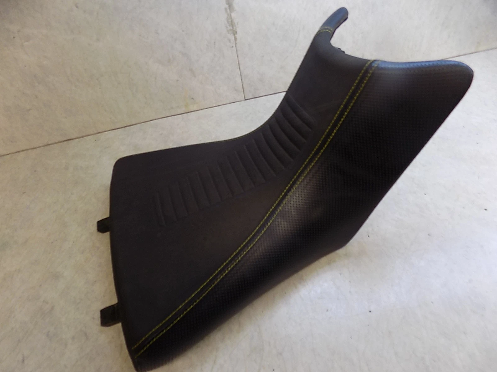 Husqvarna 901 Norden Front Seat  2024 low miles