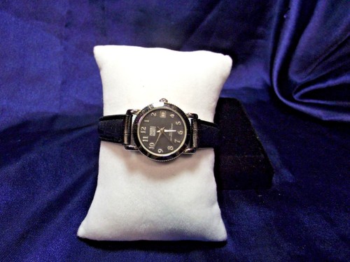 Woman's Faded Glory Watch with Date**Nice** B121-383 ZC - Picture 2 of 3