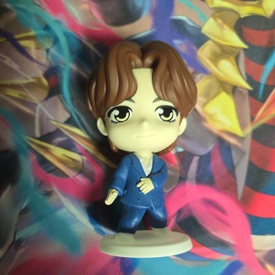 BTS TinyTAN V Figure 2025 McDonalds Happy Meal Throwback Edition Toy