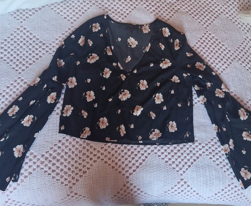 Missguided Bell Sleeve Top SIZE 12 PERFECT CONDITION - Picture 4 of 5