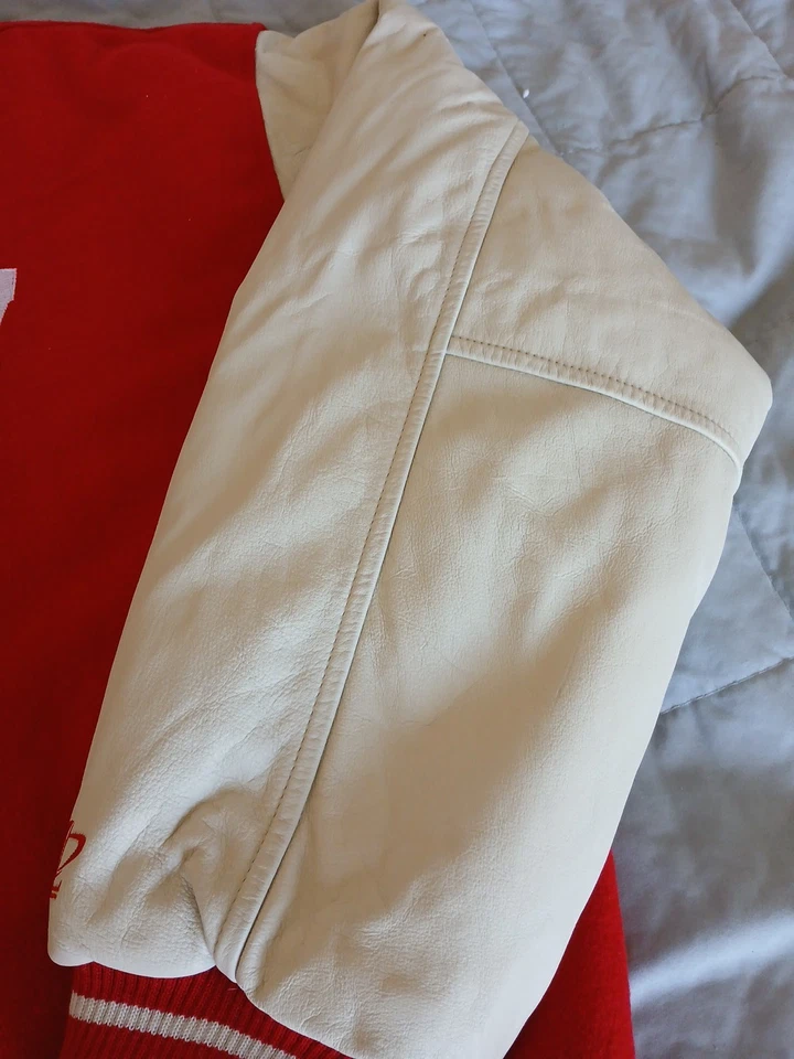 VINTAGE Wisconsin Badgers Red Wool + Leather Varsity Jacket XL Great Condition  - Image 4 of 4