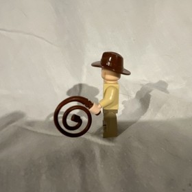 LEGO Minifigure Indiana Jones Tan Open Collar Shirt 7195