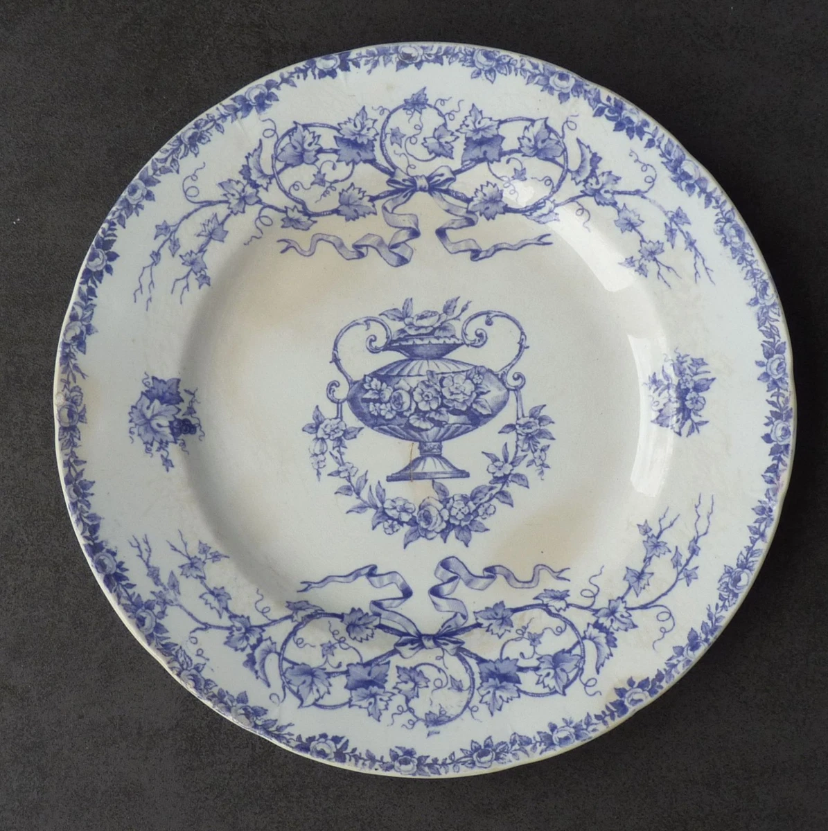 Assiette Ancienne Choisy Le Roi - Thème Chasse Aux Girafes - Vers 1900