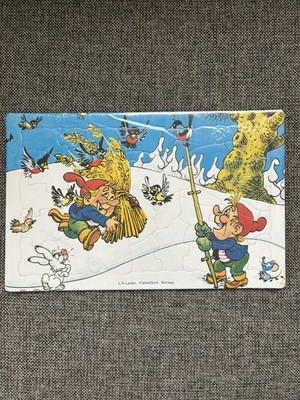 NEW Norwegian Tray Puzzle Gnomes Feeding Birds, Rabbit, Mouse 32 Piece