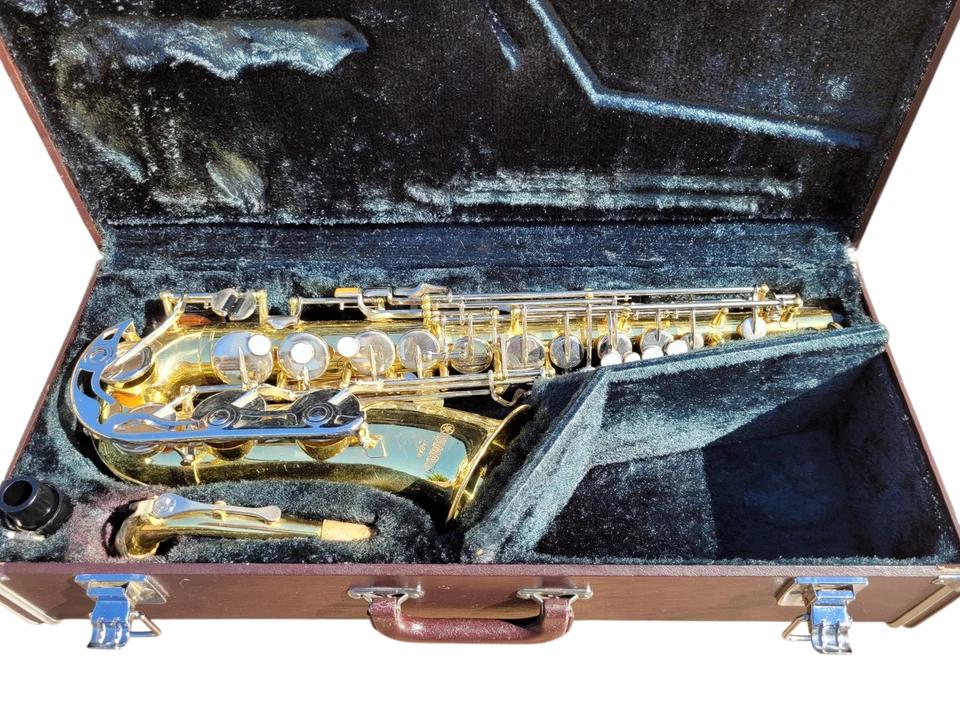 Yamaha Eb Alto Saxophone YAS 23 Eb Sax With Mouthpiece and Original Hard Case - Image 2 of 4