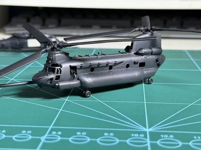 1:144 US Army 160th SOAR MH-47G Chinook Helicopter” finished model