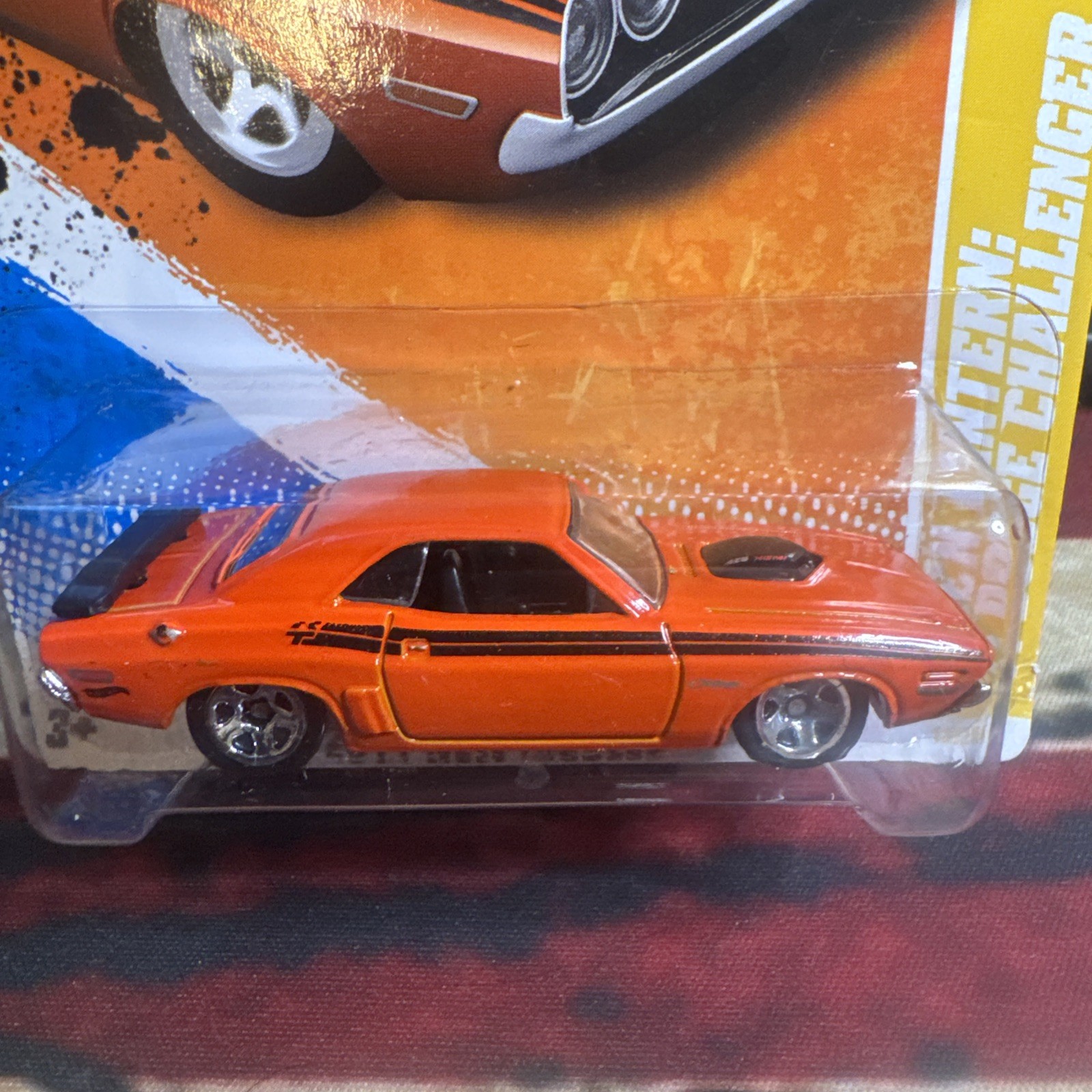 Hot Wheels GREEN LANTERN '71 DODGE CHALLENGER Orange 2011 New Models 12/50