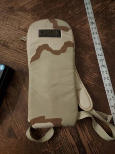 Camelbak Maximum Gear Hydration pack Desert camo 16"x7" No Bladder - 第 1/5 張圖片