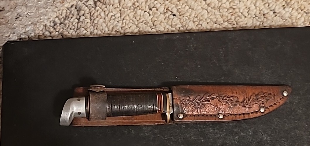 Vintage Western P48A Fixed Blade Hunting Knife W/ Leather Sheath