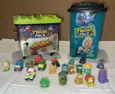 THE TRASH PACK 7.5" Rolling Ghostly Wheelie Can &  Dumpster And 20 Trashies