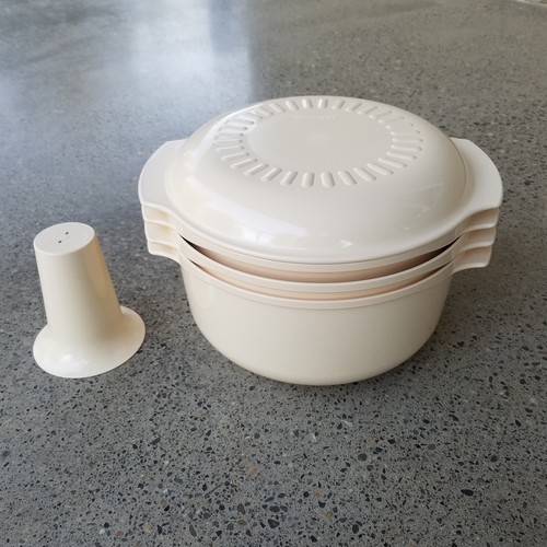 Vintage Tupperware Mikrowelle Mahlzeit Kocher 5 tlg Set Stapler Mandel Schüsseln Kegel - Bild 1 von 6