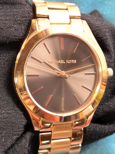 Michael Kors Slim RUNWAY MK3181 Womens Rose Gold Stainless Steel Quartz Watch