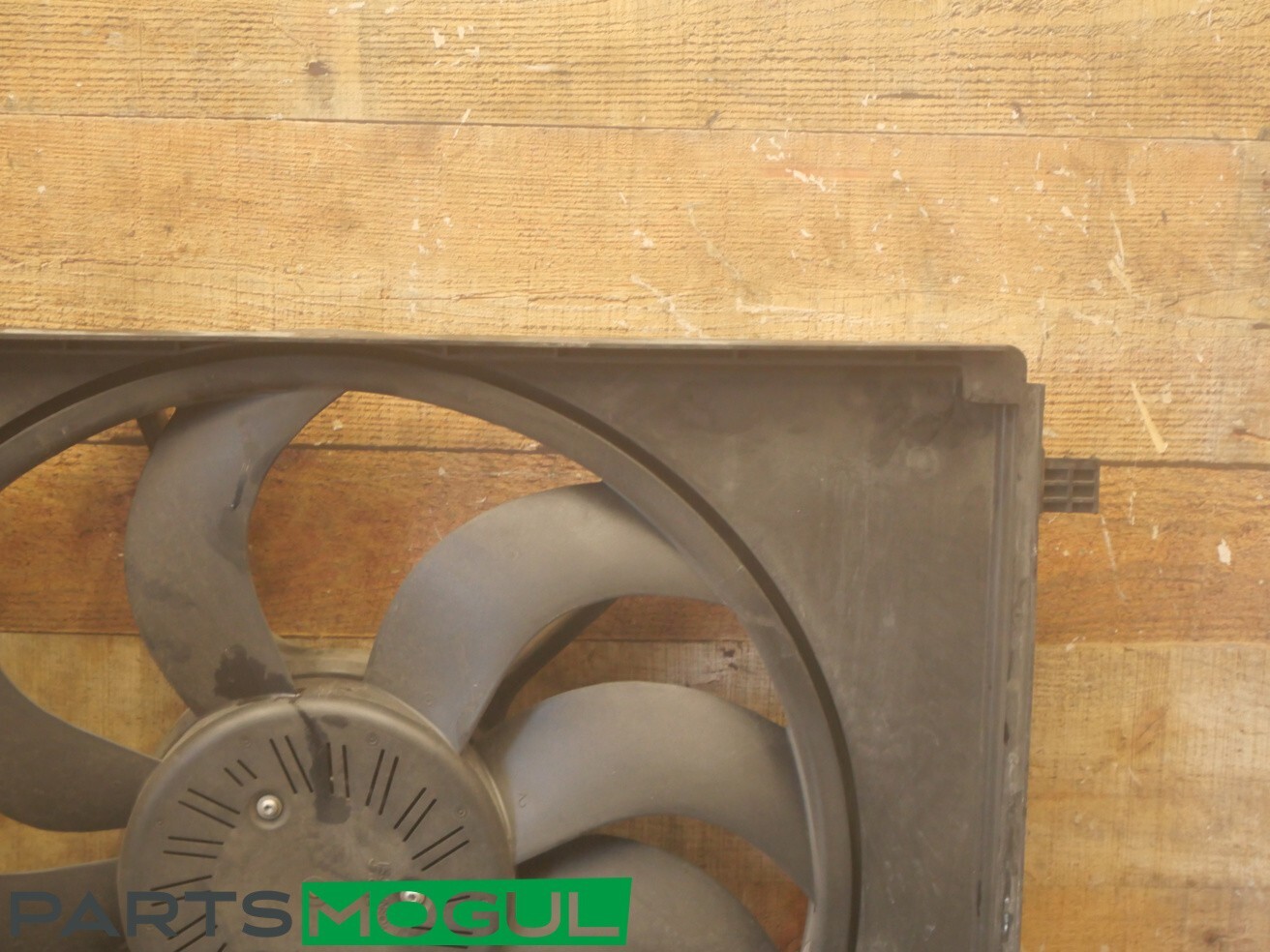 2014-2017 MASERATI GHIBLI ENGINE RADIATOR COOLING FAN SHROUD MOTOR OEM