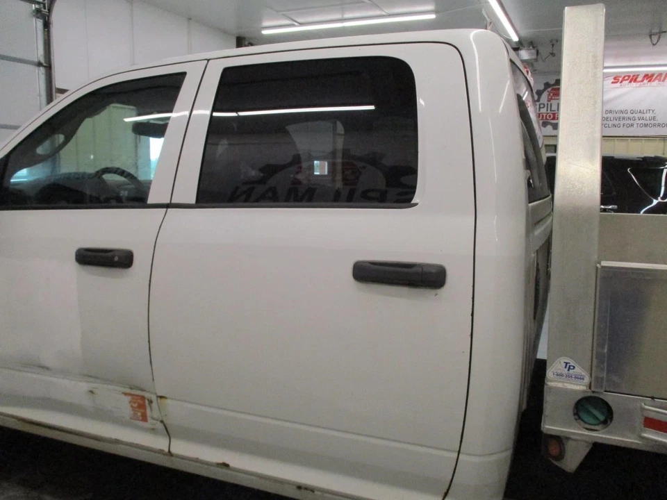 Used Rear Left Door Assembly Rear Side fits: 2012 Ram Dodge 3500 pickup electric — 第 2/4 张图片