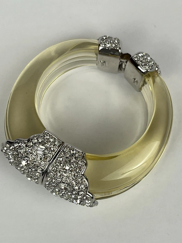 Винтажный прозрачный браслет с люцитами и кристаллами на петлях KJL от Kenneth Jay Lane - Изображение 4 из 4