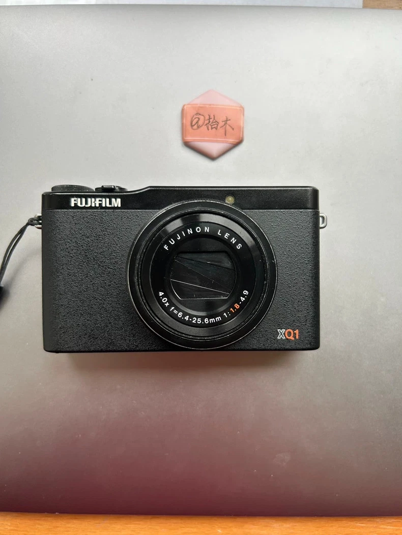 ジャンク Fujifilm XQ1 ブラック　コンデジ FUJIFILM デジタルカメラ XQ1