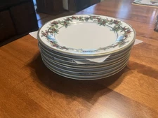 THE HOLLY AND THE IVY ROYAL GALLERY Dinner 10.5" Plates - EIGHT (8) available