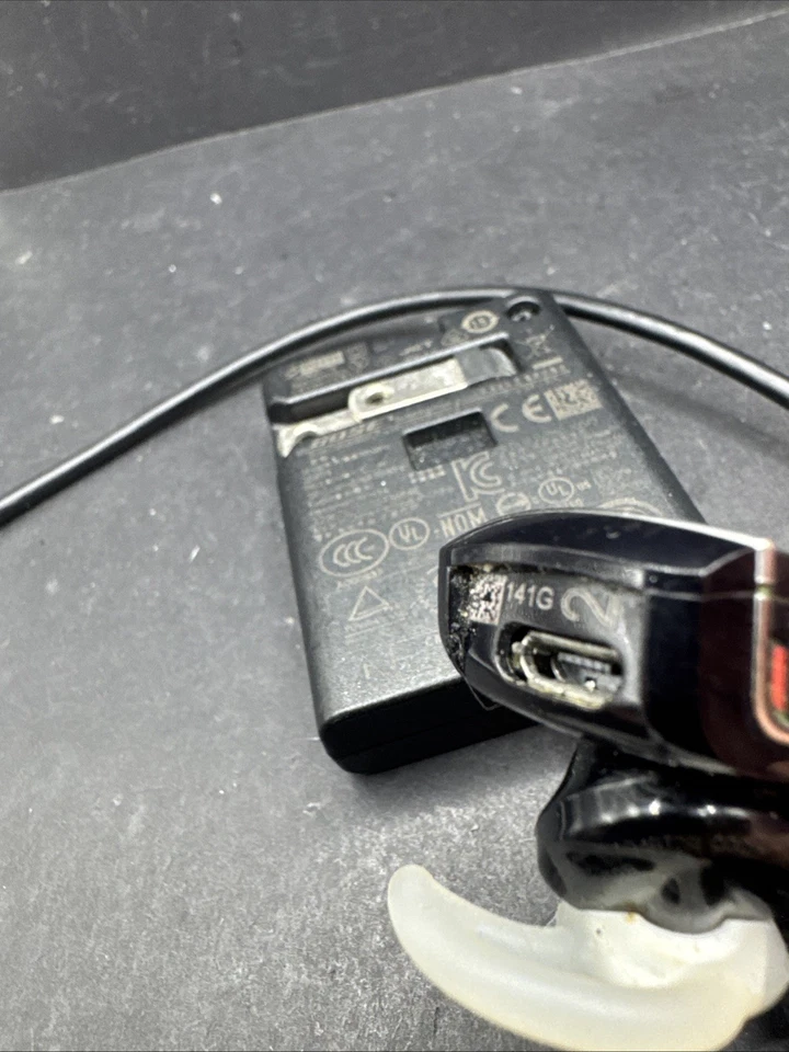 Bose Series 2 Black In Ear Bluetooth Headset - Image 3 of 4