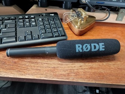 RØDE NTG-2 Dual Powered Shotgun Microphone - Pro Studio - Untested