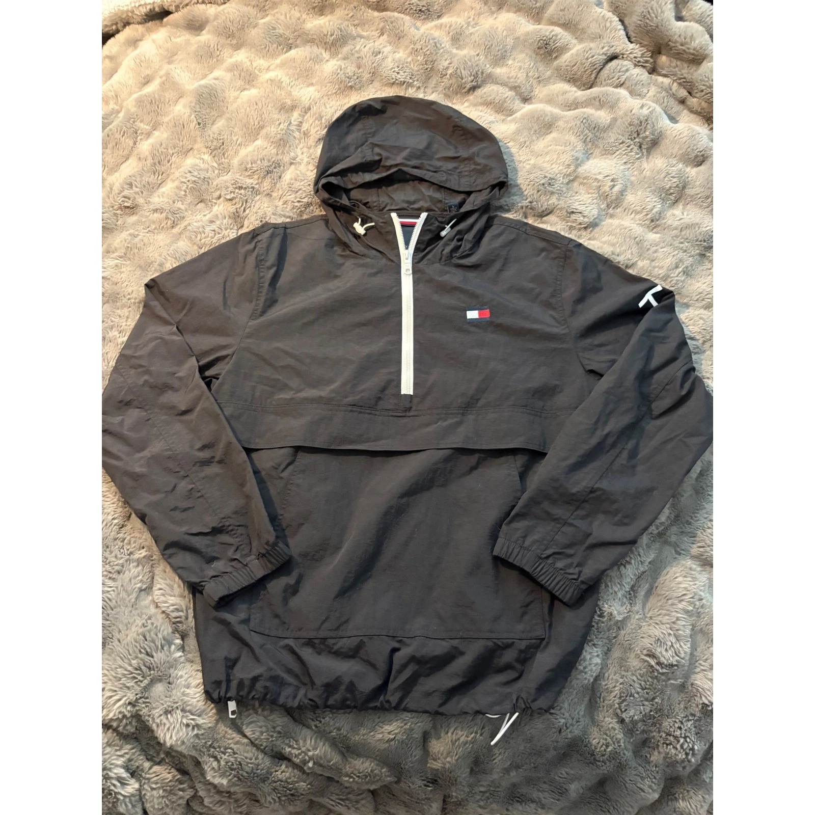 Vintage Tommy Hilfiger Women's Black Nylon Pullover Anorak Hooded Jacket Size L