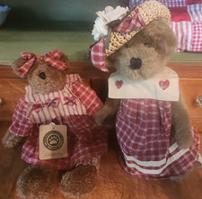 Boyds Bears  Friends Margarita Artisan Series Brown Bear Set w/ Dresses  Hat